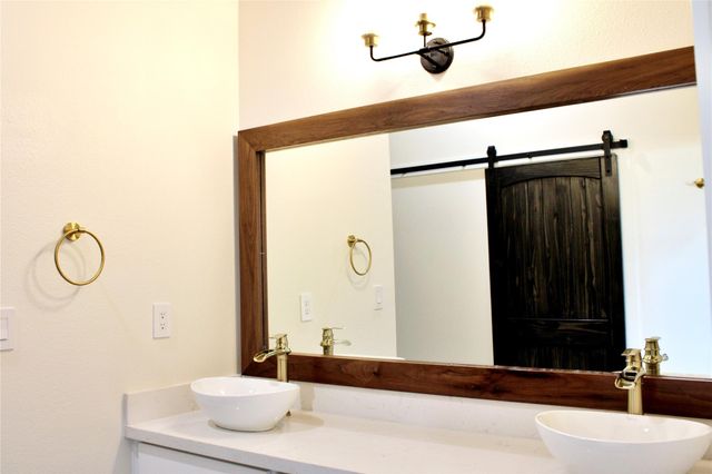 678 Colorado Street, Glidden, TX 78943