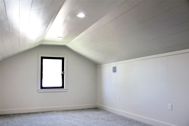 678 Colorado Street, Glidden, TX 78943