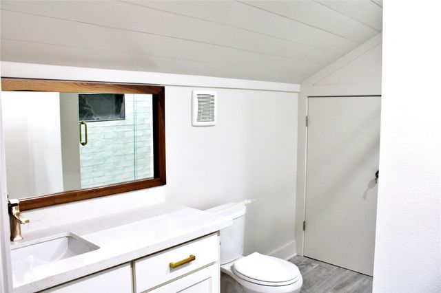 678 Colorado Street, Glidden, TX 78943