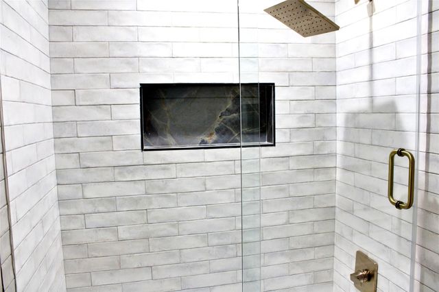 678 Colorado Street, Glidden, TX 78943