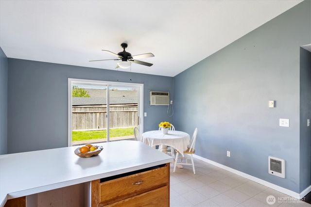 128 Rainbow Way, Kelso, WA 98626