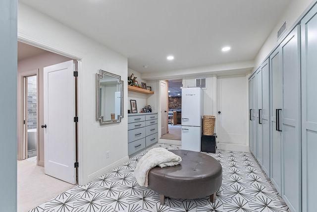 825 N Lakeview Drive, Rogers, AR 72756