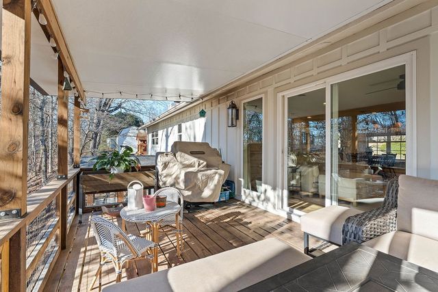 825 N Lakeview Drive, Rogers, AR 72756