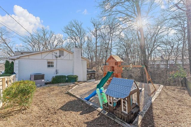 825 N Lakeview Drive, Rogers, AR 72756