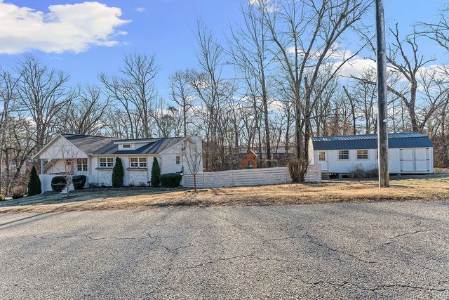 825 N Lakeview Drive, Rogers, AR 72756