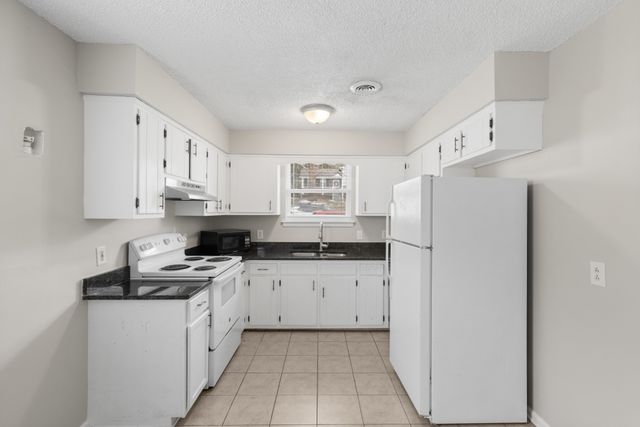 8127 Bonnafair Dr, Hermitage, TN 37076