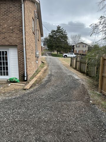 8127 Bonnafair Dr, Hermitage, TN 37076