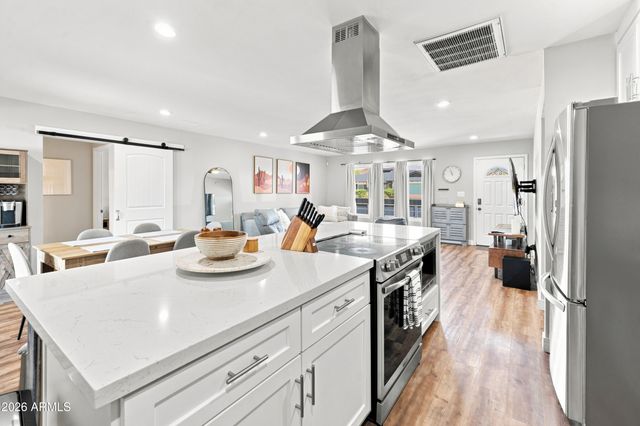 8441 E WINDSOR Avenue, Scottsdale, AZ 85257