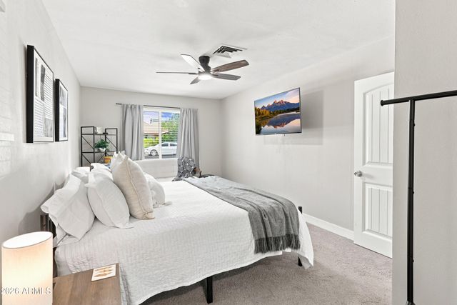 8441 E WINDSOR Avenue, Scottsdale, AZ 85257