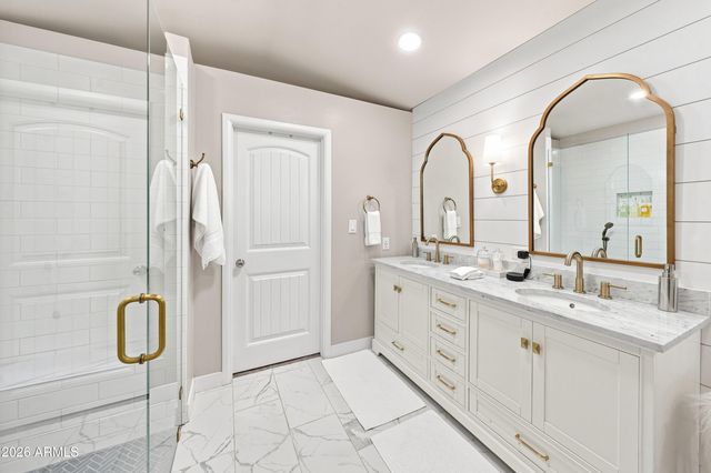 8441 E WINDSOR Avenue, Scottsdale, AZ 85257
