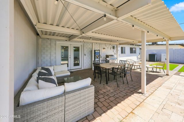8441 E WINDSOR Avenue, Scottsdale, AZ 85257