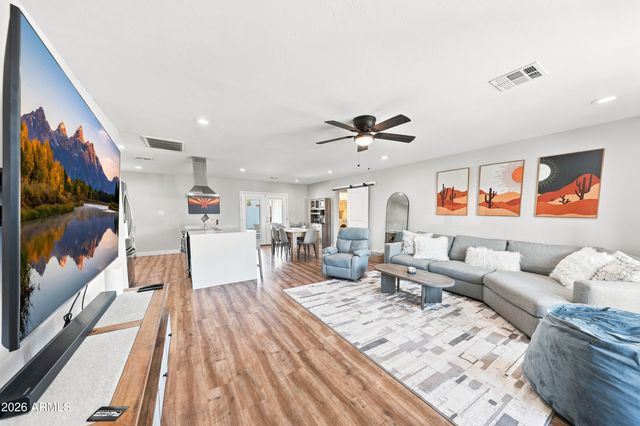 8441 E WINDSOR Avenue, Scottsdale, AZ 85257