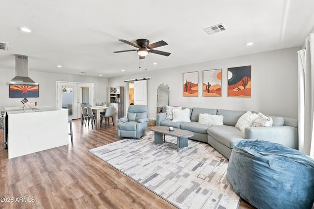 8441 E WINDSOR Avenue, Scottsdale, AZ 85257