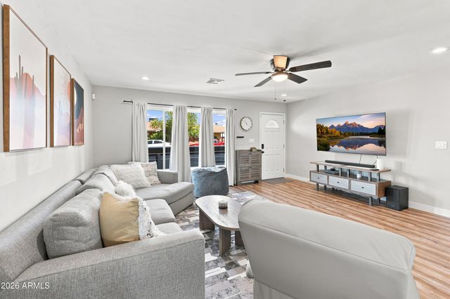 8441 E WINDSOR Avenue, Scottsdale, AZ 85257
