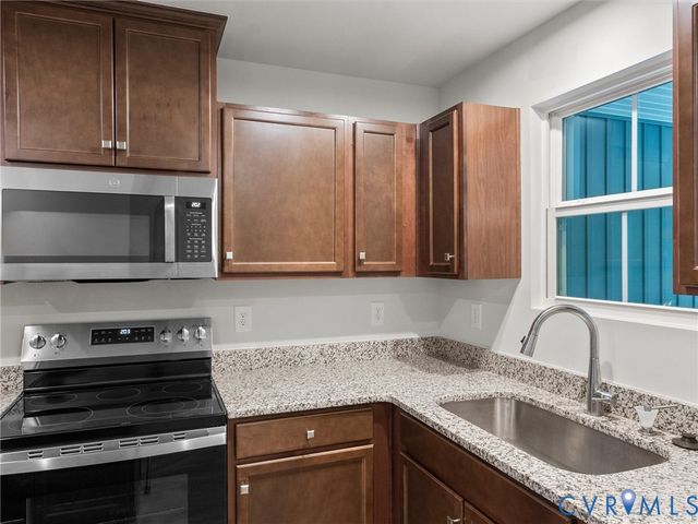 6524 Carters Walk Ln, North Chesterfield, VA 23234