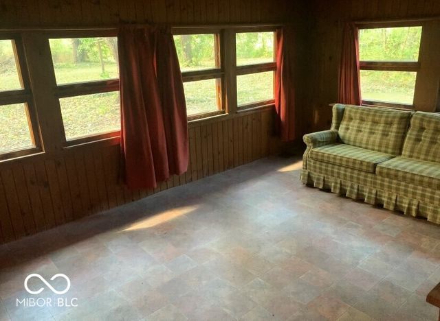 6594 S Jonesville Road, Columbus, IN 47201