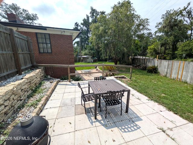 2410 CEDAR SHORES Circle, Jacksonville, FL 32210