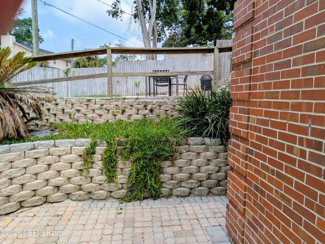 2410 CEDAR SHORES Circle, Jacksonville, FL 32210