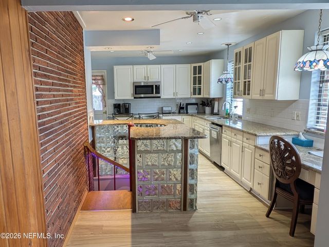 2410 CEDAR SHORES Circle, Jacksonville, FL 32210
