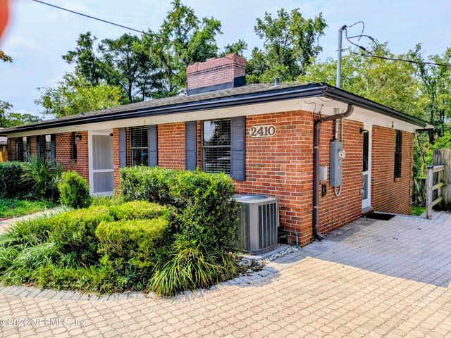 2410 CEDAR SHORES Circle, Jacksonville, FL 32210