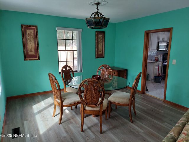 2410 CEDAR SHORES Circle, Jacksonville, FL 32210