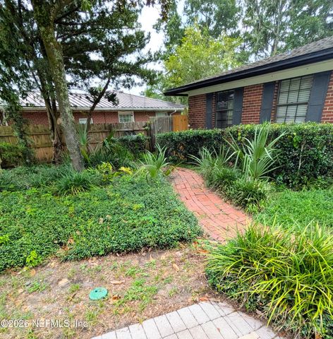2410 CEDAR SHORES Circle, Jacksonville, FL 32210
