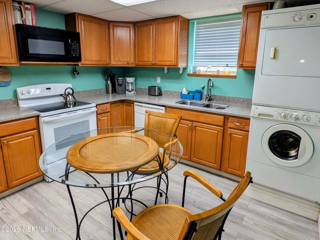 2410 CEDAR SHORES Circle, Jacksonville, FL 32210