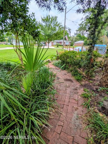 2410 CEDAR SHORES Circle, Jacksonville, FL 32210
