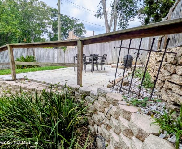 2410 CEDAR SHORES Circle, Jacksonville, FL 32210