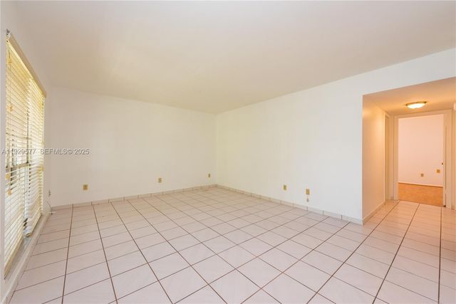 10784 N Kendall Dr D2, Miami, FL 33176