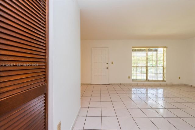 10784 N Kendall Dr D2, Miami, FL 33176