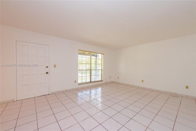 10784 N Kendall Dr D2, Miami, FL 33176