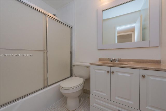 10784 N Kendall Dr D2, Miami, FL 33176