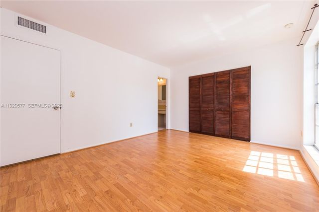 10784 N Kendall Dr D2, Miami, FL 33176