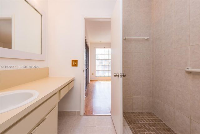 10784 N Kendall Dr D2, Miami, FL 33176