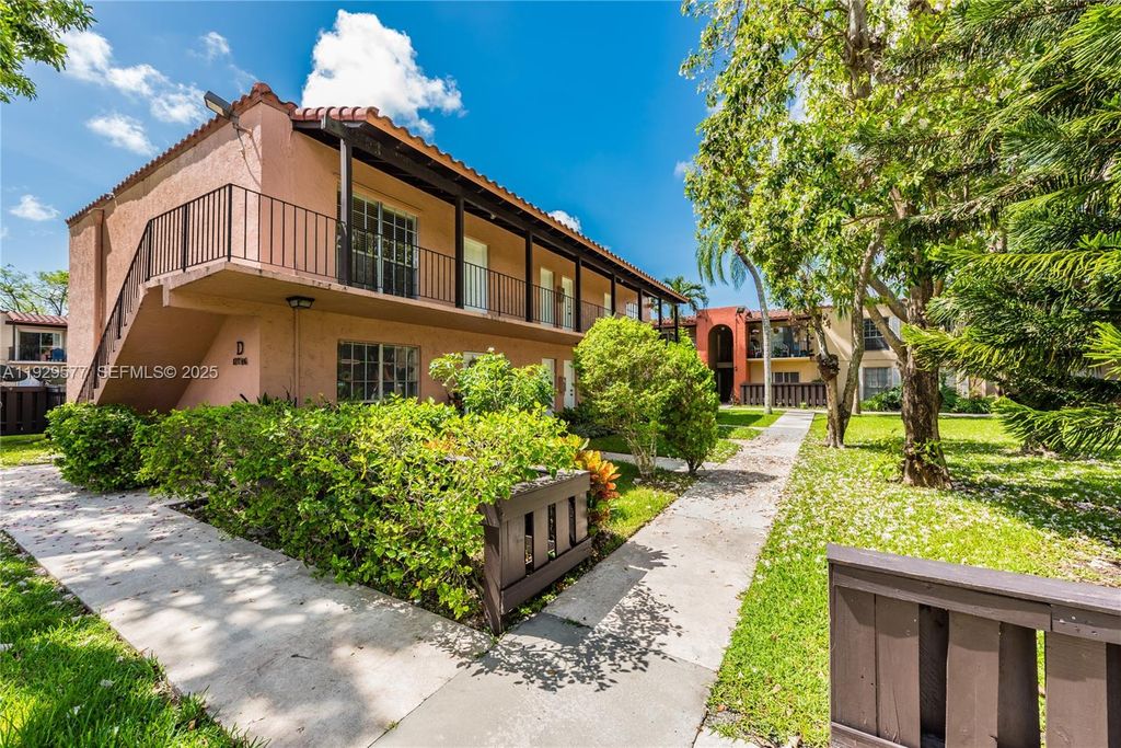 10784 N Kendall Dr D2, Miami, FL 33176
