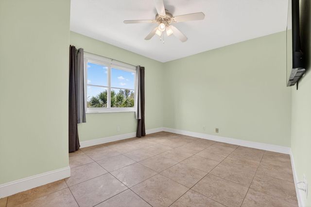 941 Crystal Lake Drive 302, Deerfield Beach, FL 33064