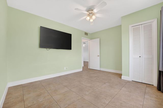 941 Crystal Lake Drive 302, Deerfield Beach, FL 33064