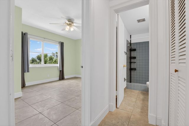 941 Crystal Lake Drive 302, Deerfield Beach, FL 33064