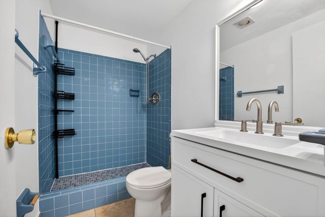 941 Crystal Lake Drive 302, Deerfield Beach, FL 33064