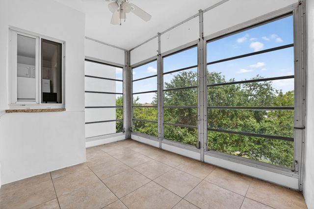 941 Crystal Lake Drive 302, Deerfield Beach, FL 33064