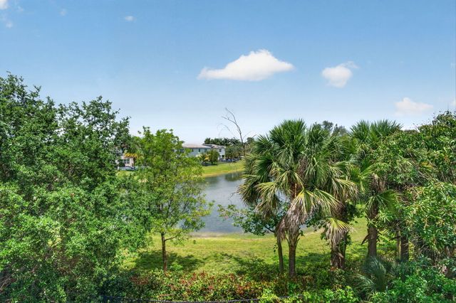 941 Crystal Lake Drive 302, Deerfield Beach, FL 33064