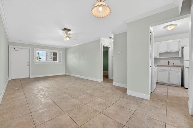 941 Crystal Lake Drive 302, Deerfield Beach, FL 33064