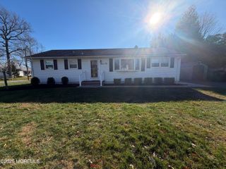 710 Dow Avenue, Oakhurst, NJ 07755