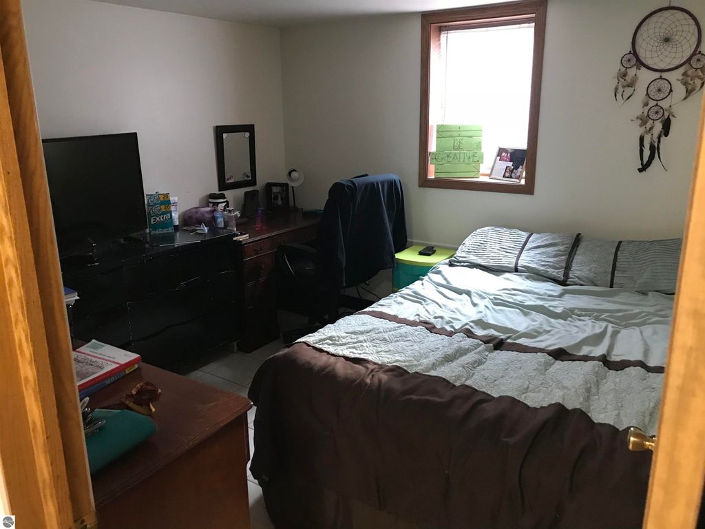 Image 15 of property listing at 1915 Stockman, Mt Pleasant, MI 48858