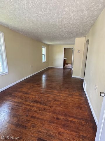 974 Wyley Avenue, Akron, OH 44306