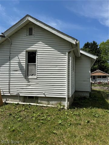 974 Wyley Avenue, Akron, OH 44306