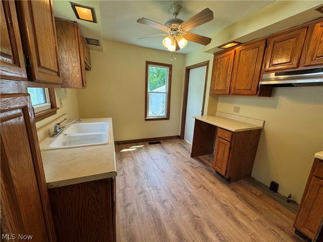 974 Wyley Avenue, Akron, OH 44306