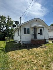 974 Wyley Avenue, Akron, OH 44306