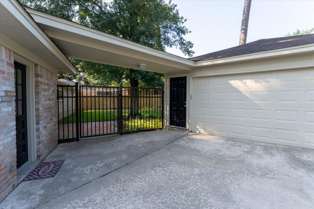 25019 Barmby Drive, Spring, TX 77389